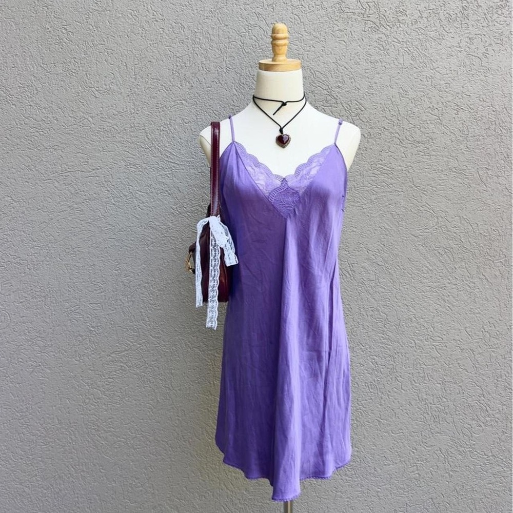 Vintage Y2K Victoria's Secret 100% Silk Purple Slip Dress Lingerie w/ Lace Sz M